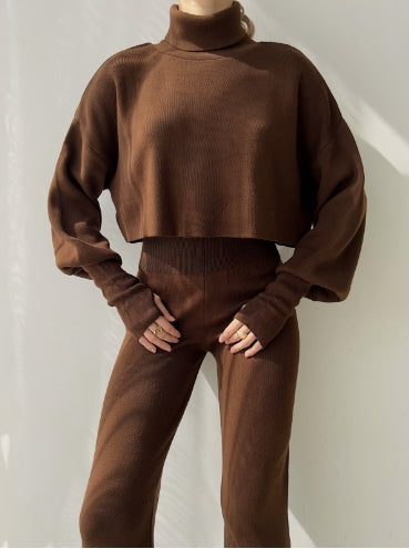 TURTLENECK GLOVE KNIT SUIT