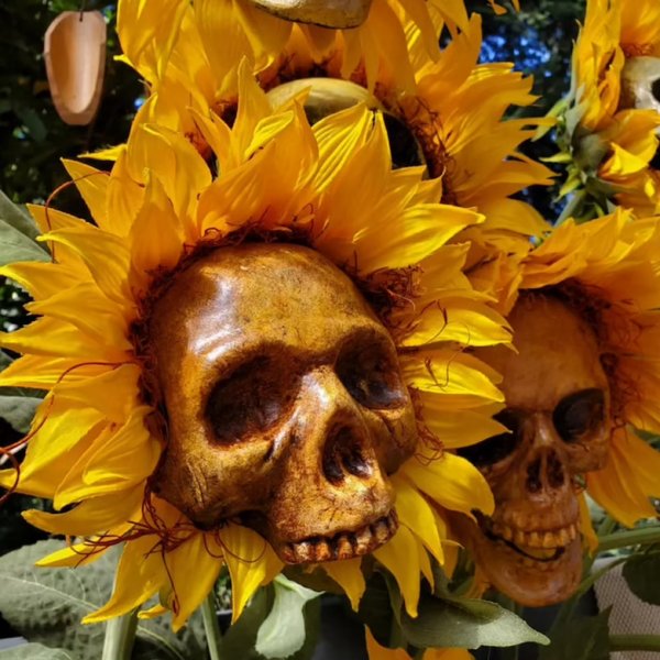 HALLOWEEN DECOR SKULL SUNFLOWERS🌻