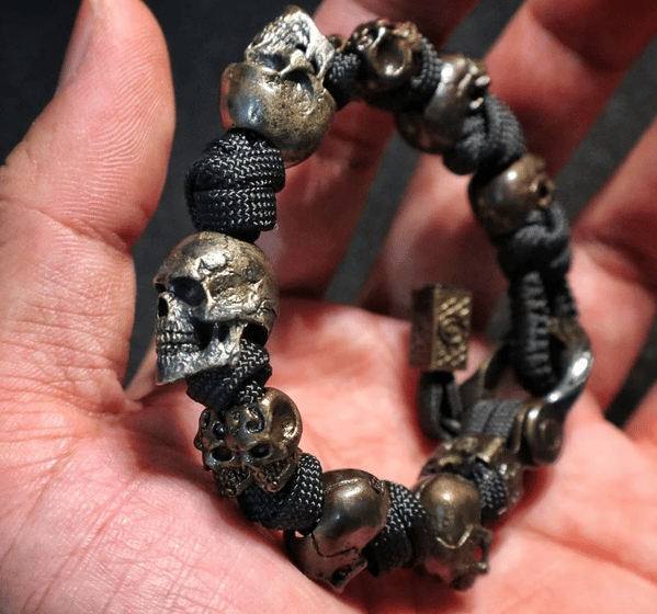 🏴‍☠💀The Skull Army Paracord Bracelet📿