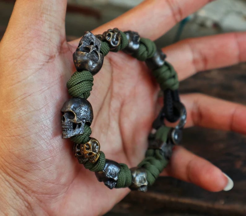 🏴‍☠💀The Skull Army Paracord Bracelet📿