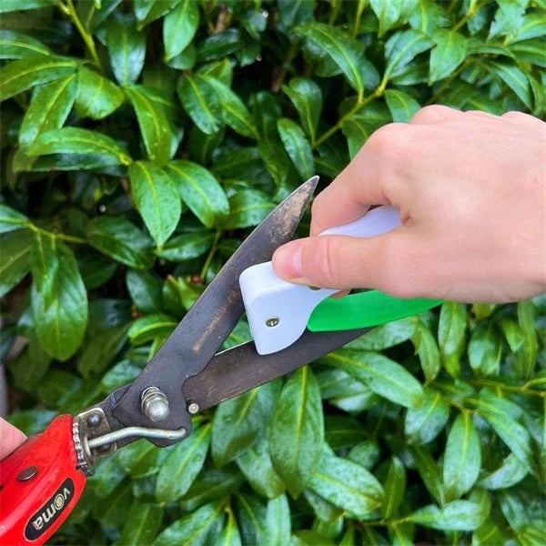 Super Gardening Knife Sharpener